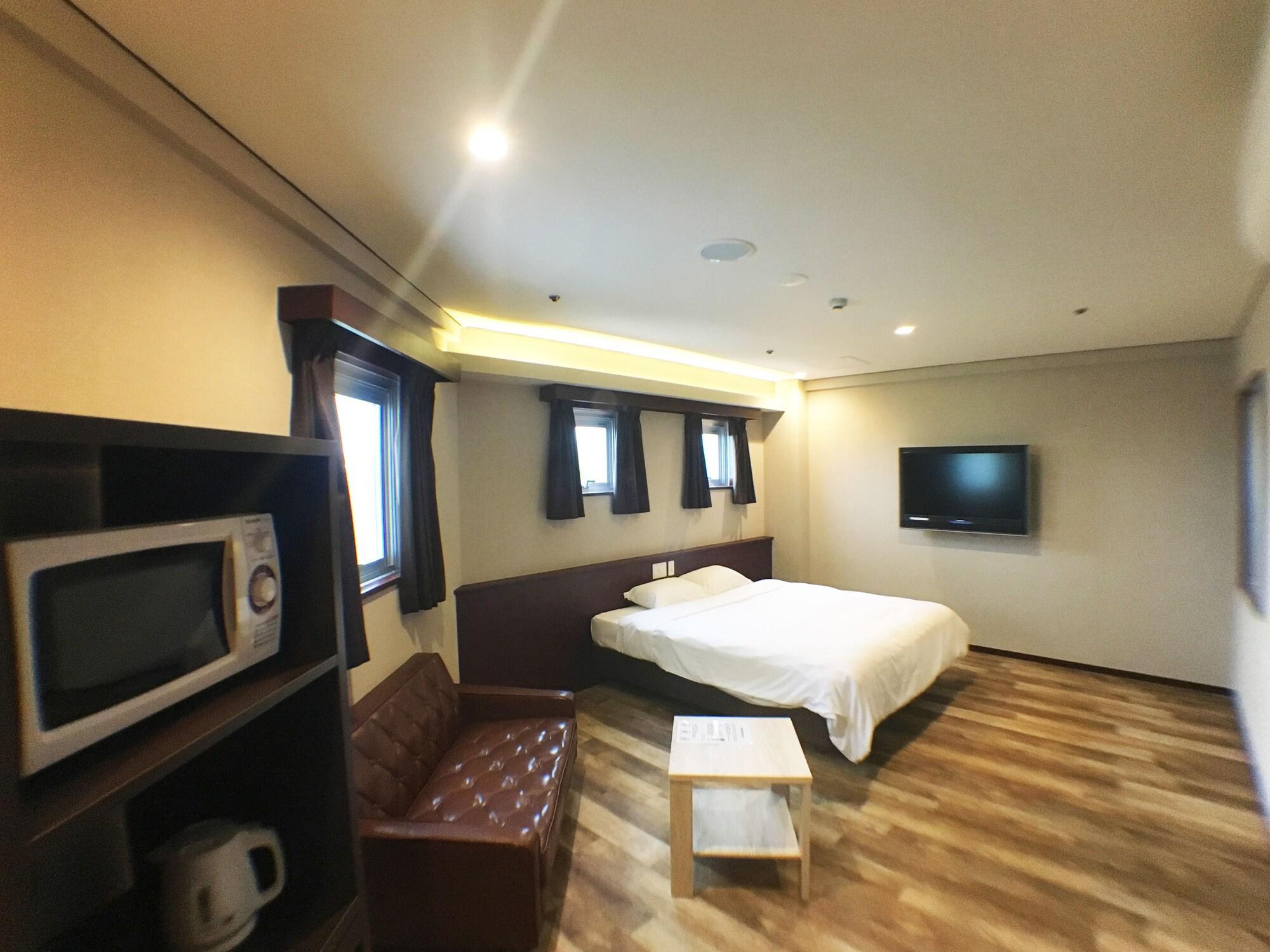 Rycom Crystal Hotel Okinawa Exteriör bild