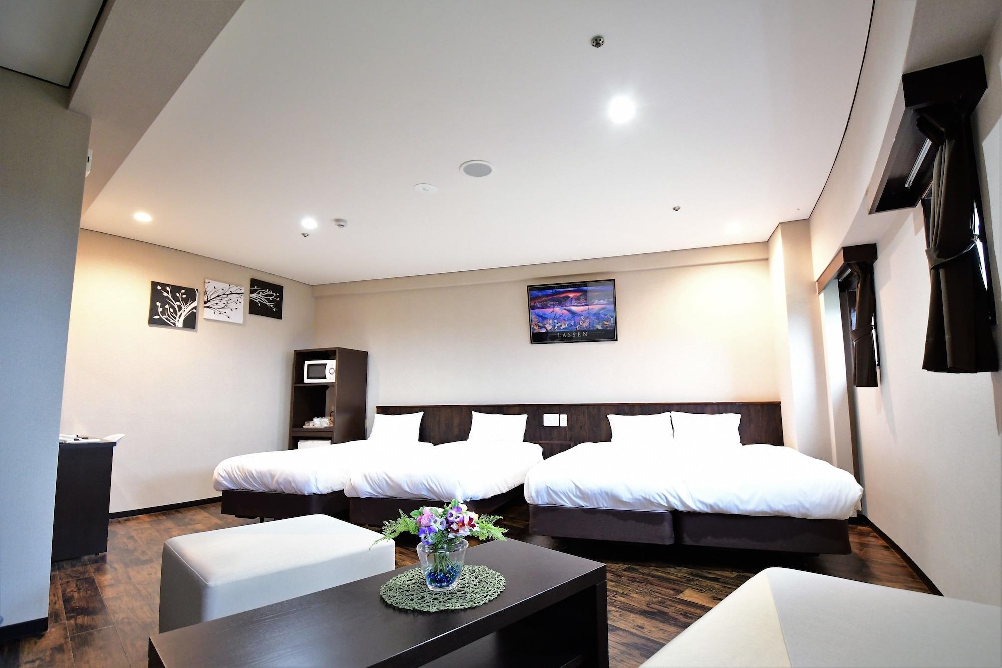 Rycom Crystal Hotel Okinawa Exteriör bild