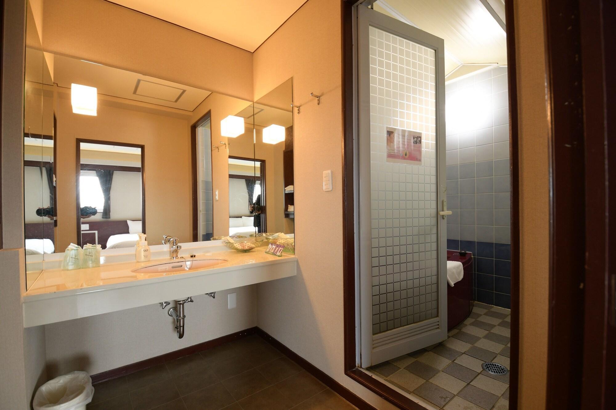 Rycom Crystal Hotel Okinawa Exteriör bild
