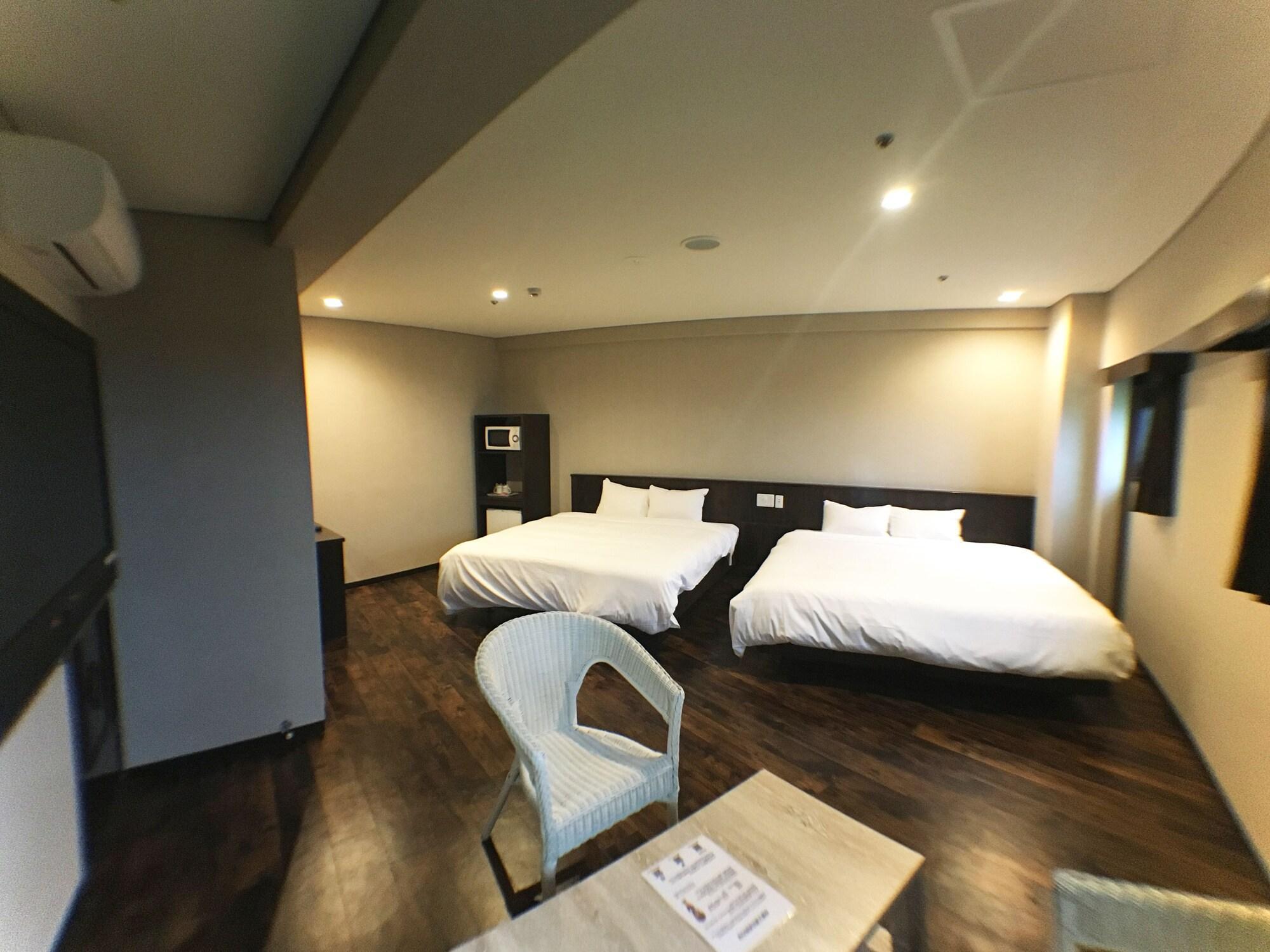 Rycom Crystal Hotel Okinawa Exteriör bild