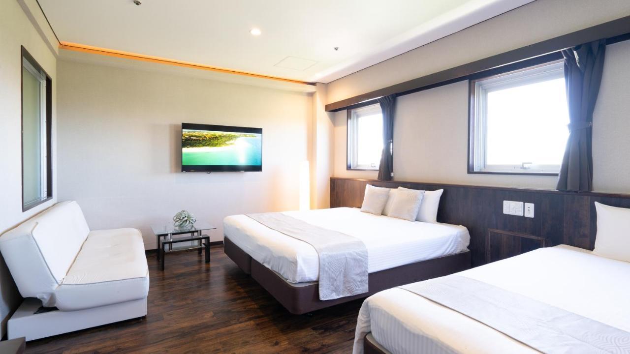 Rycom Crystal Hotel Okinawa Exteriör bild