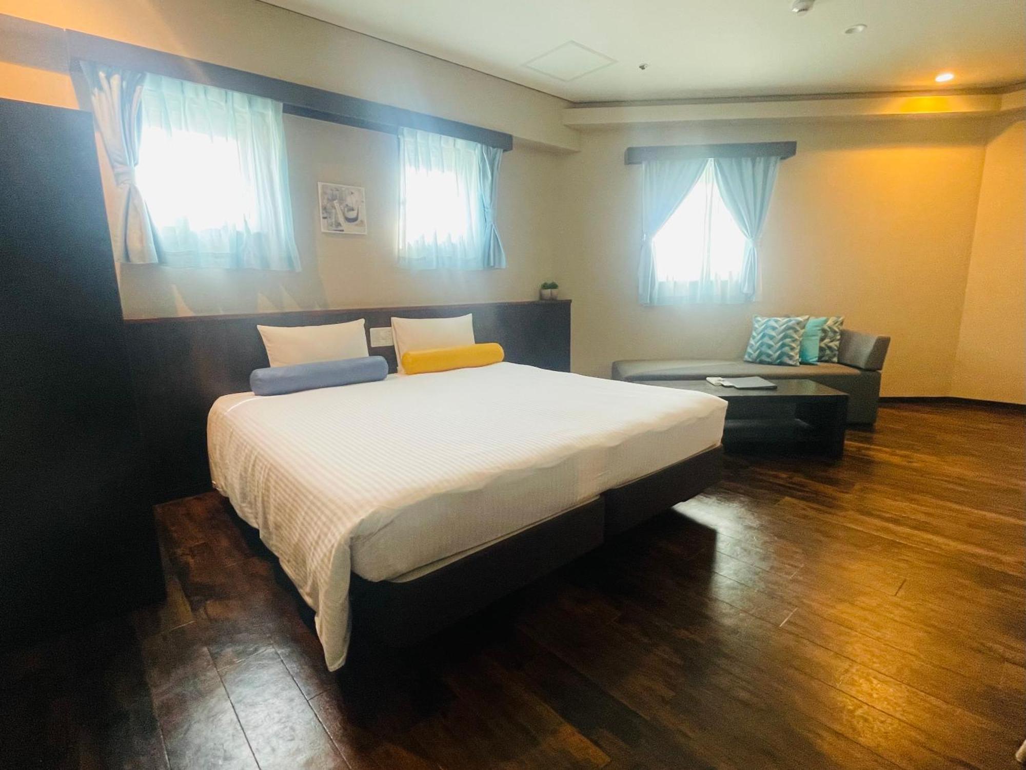 Rycom Crystal Hotel Okinawa Exteriör bild